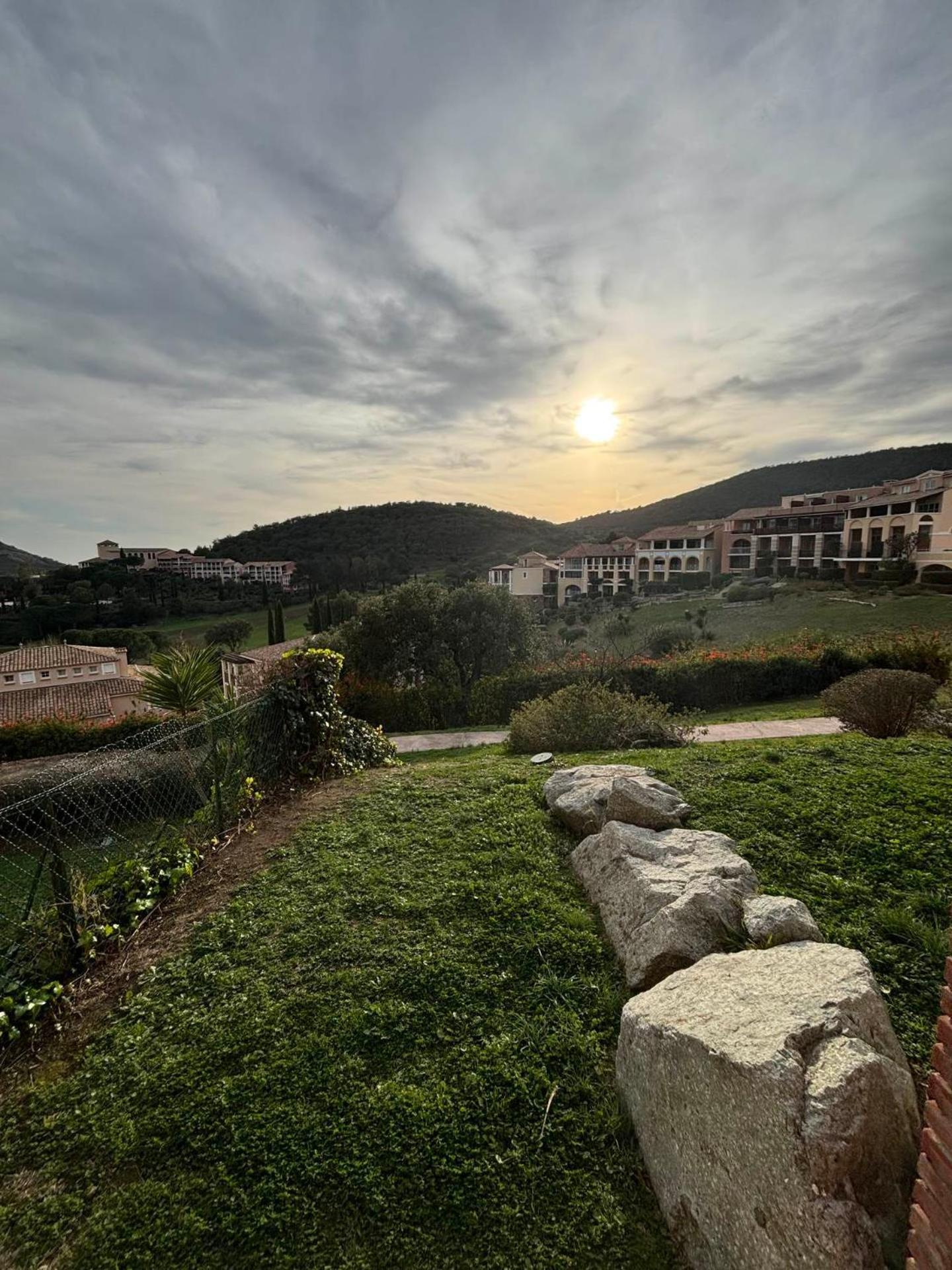 Cap Esterel By Actisource Saint-Raphaël Exterior foto